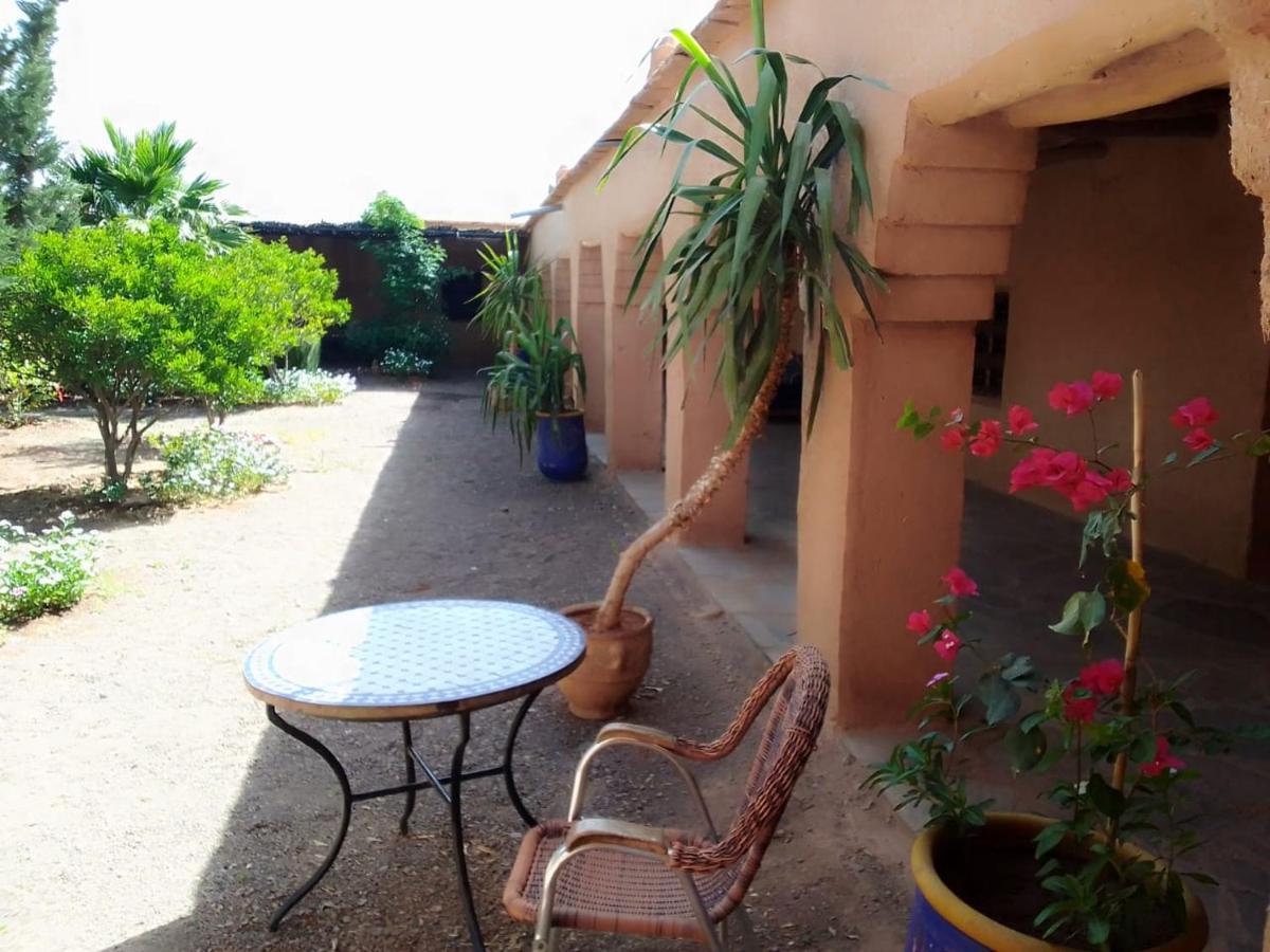 Auberge Bassou Nkob Екстер'єр фото